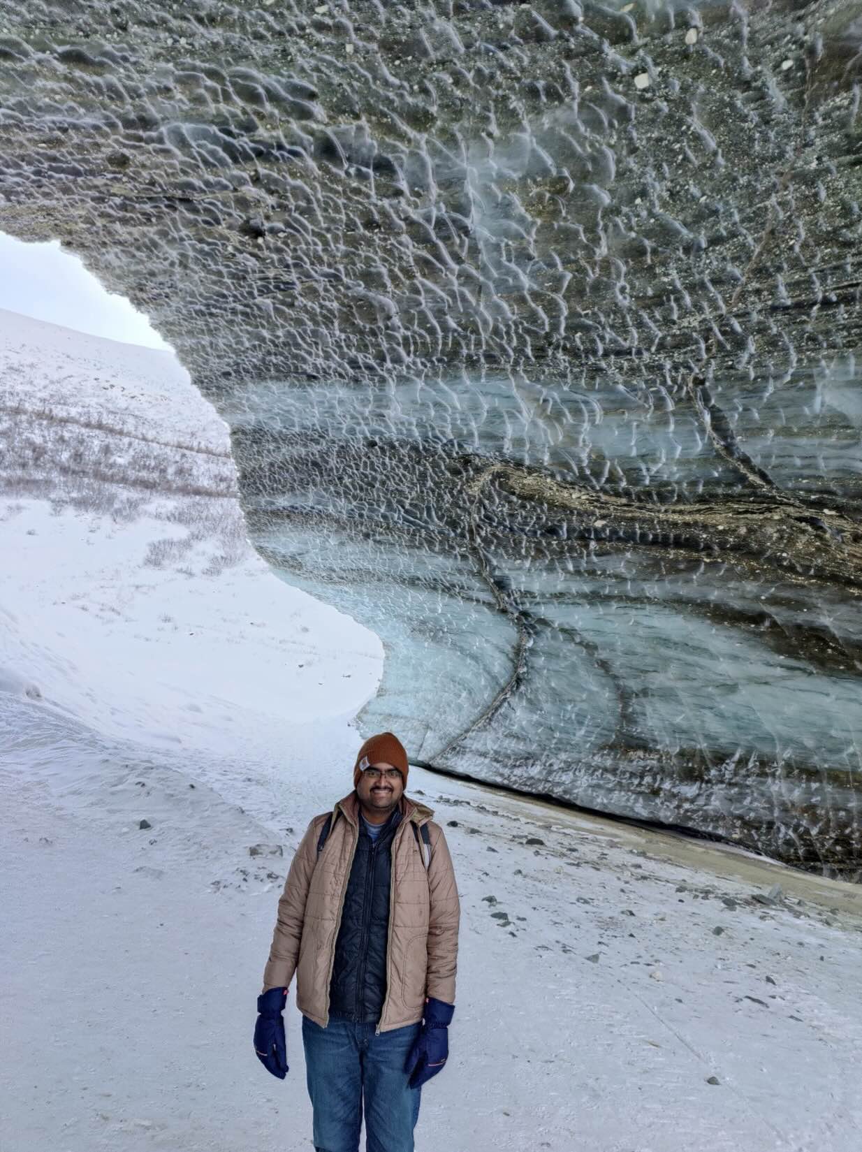 I visited the Castner Glacier Ice Caves—an unforgettable experience. Located approximately 145 miles southeast of Fairbanks, Alaska, these naturally formed ice caves offer a remarkable winter adventure. They are accessible via a relatively easy hike and are best visited during the colder months, when conditions are more stable.